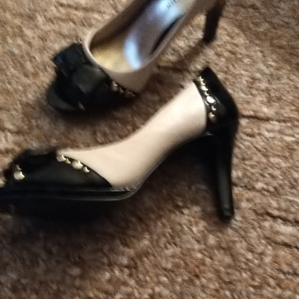 Shoes - Picture 2 of 3
